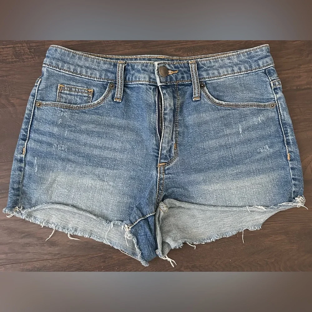 Universal Thread Medium-Wash Distressed High-Rise Cutoff Denim Shorts - Picture 1 of 6